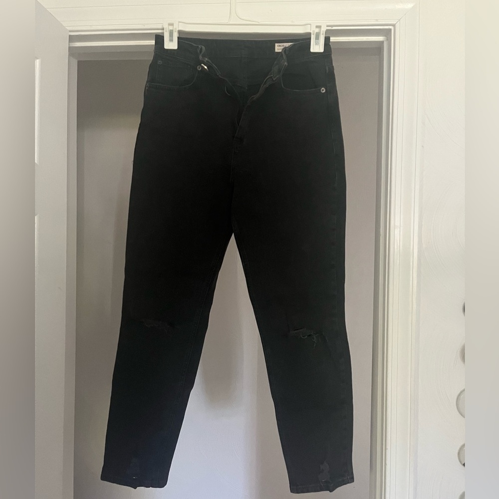 ASOS Black distressed jeans, size 30/32‎